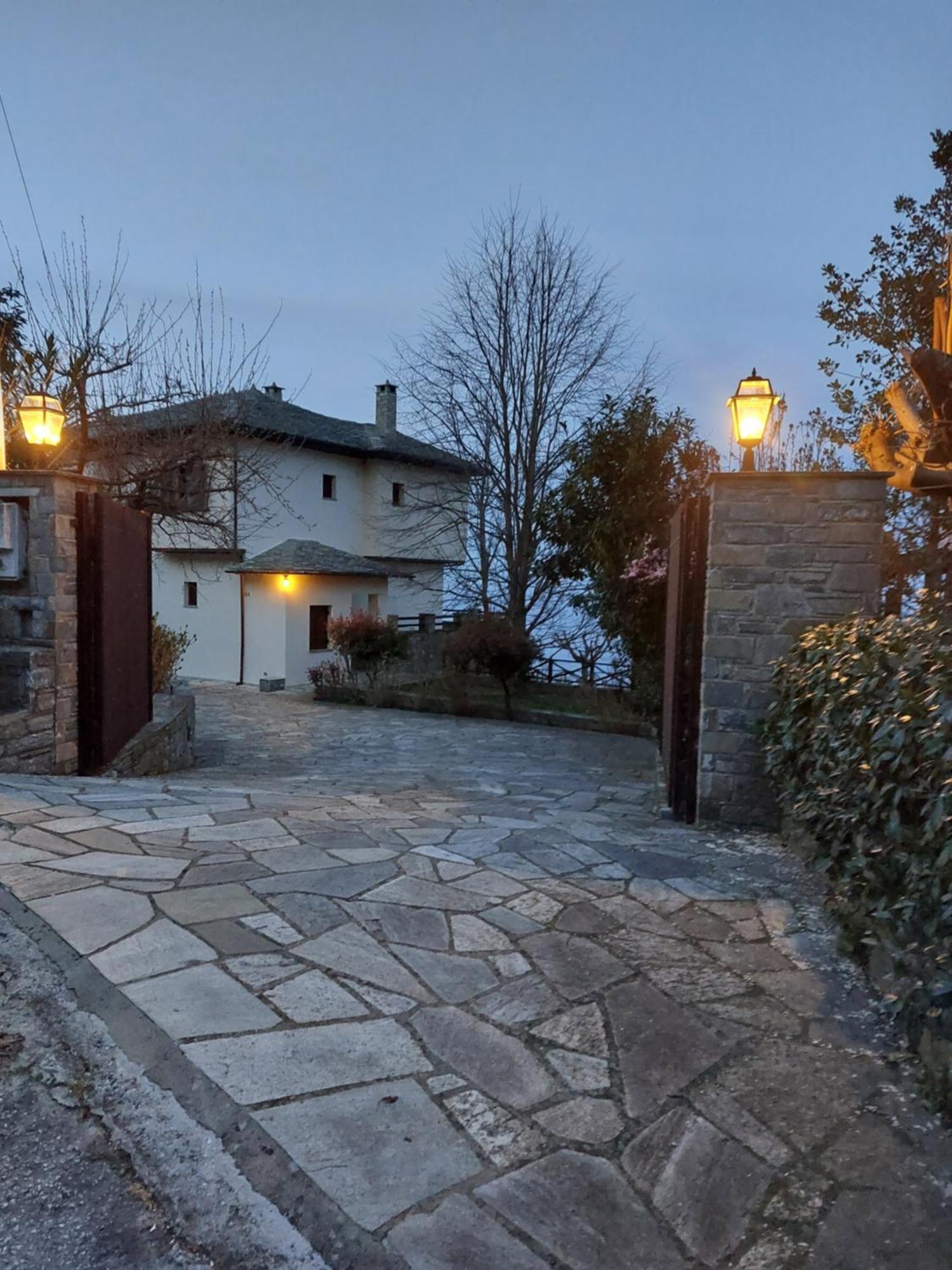 Θαλλώ Luxurious Villa Tsagkarada Habitación foto