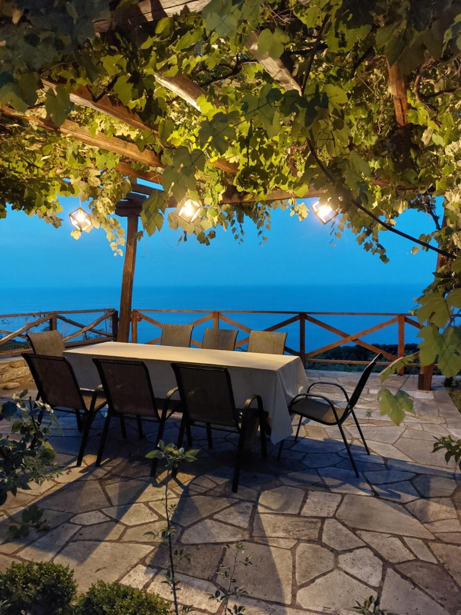 Θαλλώ Luxurious Villa Tsagkarada Exterior foto